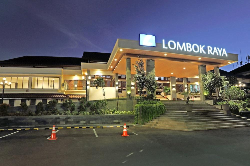 Lombok Raya Hotel Матарам Экстерьер фото
