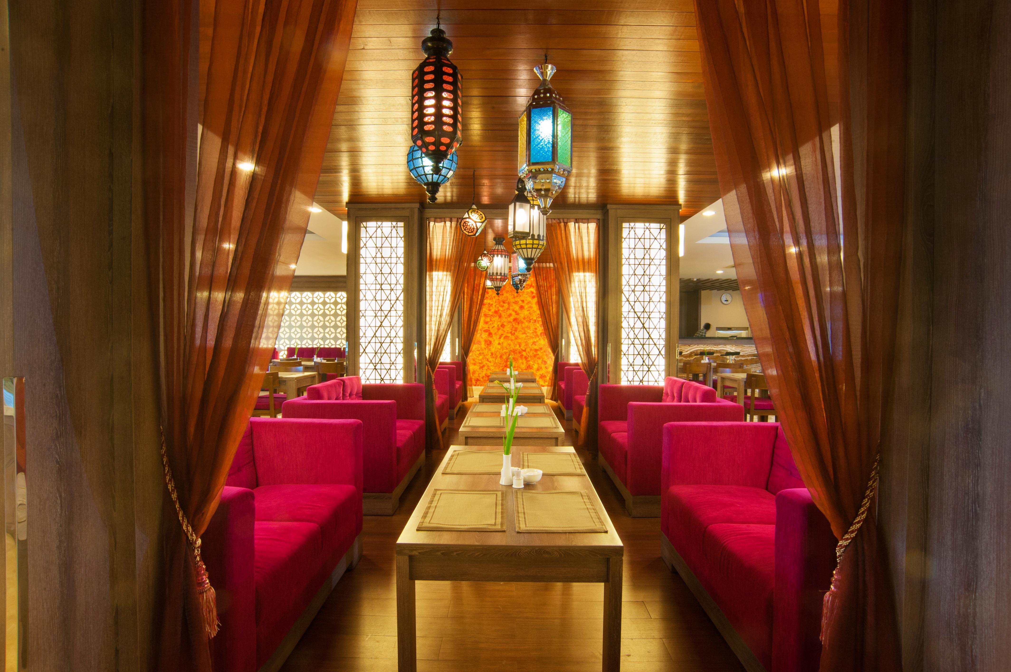 Lombok Raya Hotel Матарам Экстерьер фото