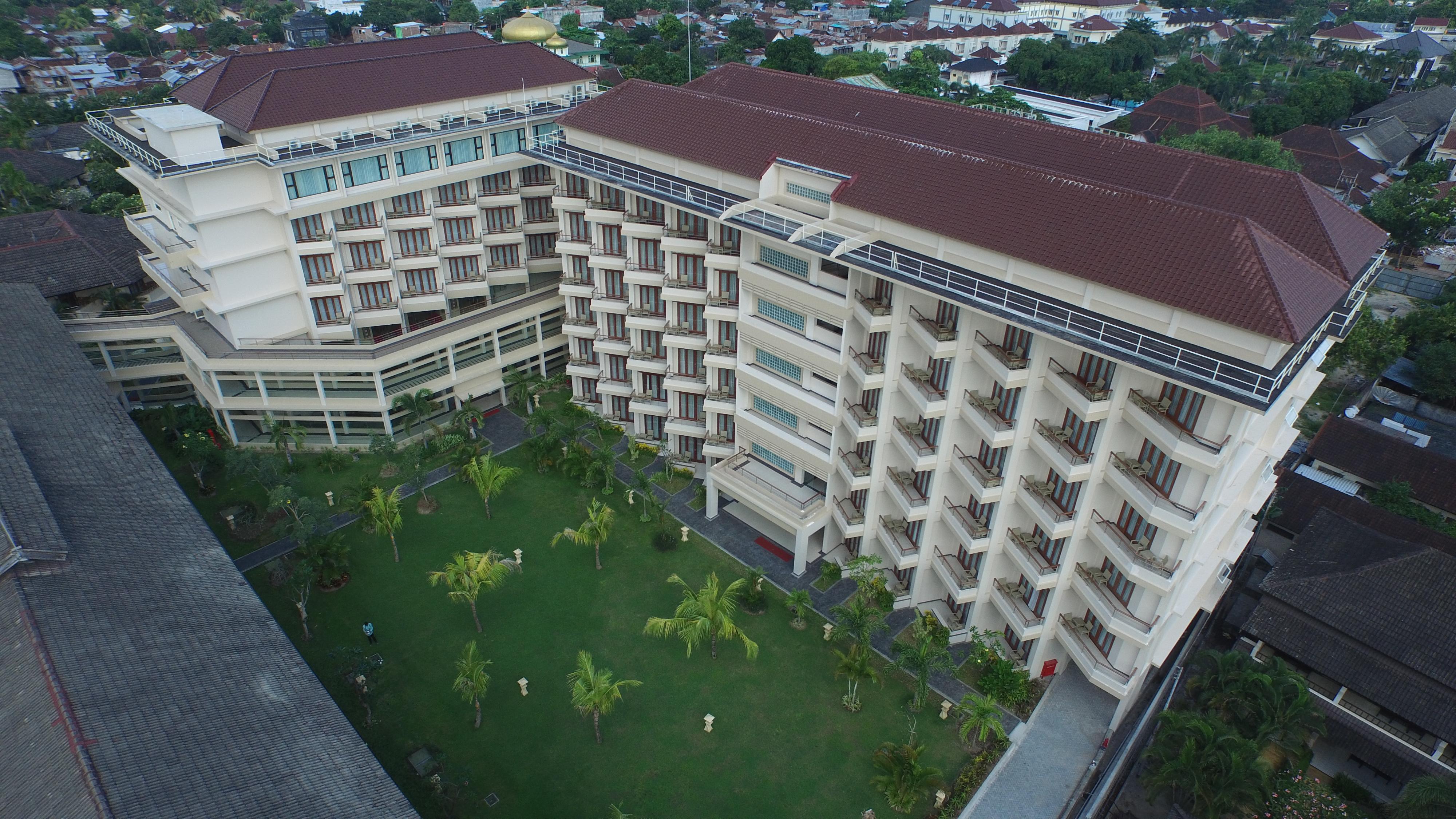 Lombok Raya Hotel Матарам Экстерьер фото