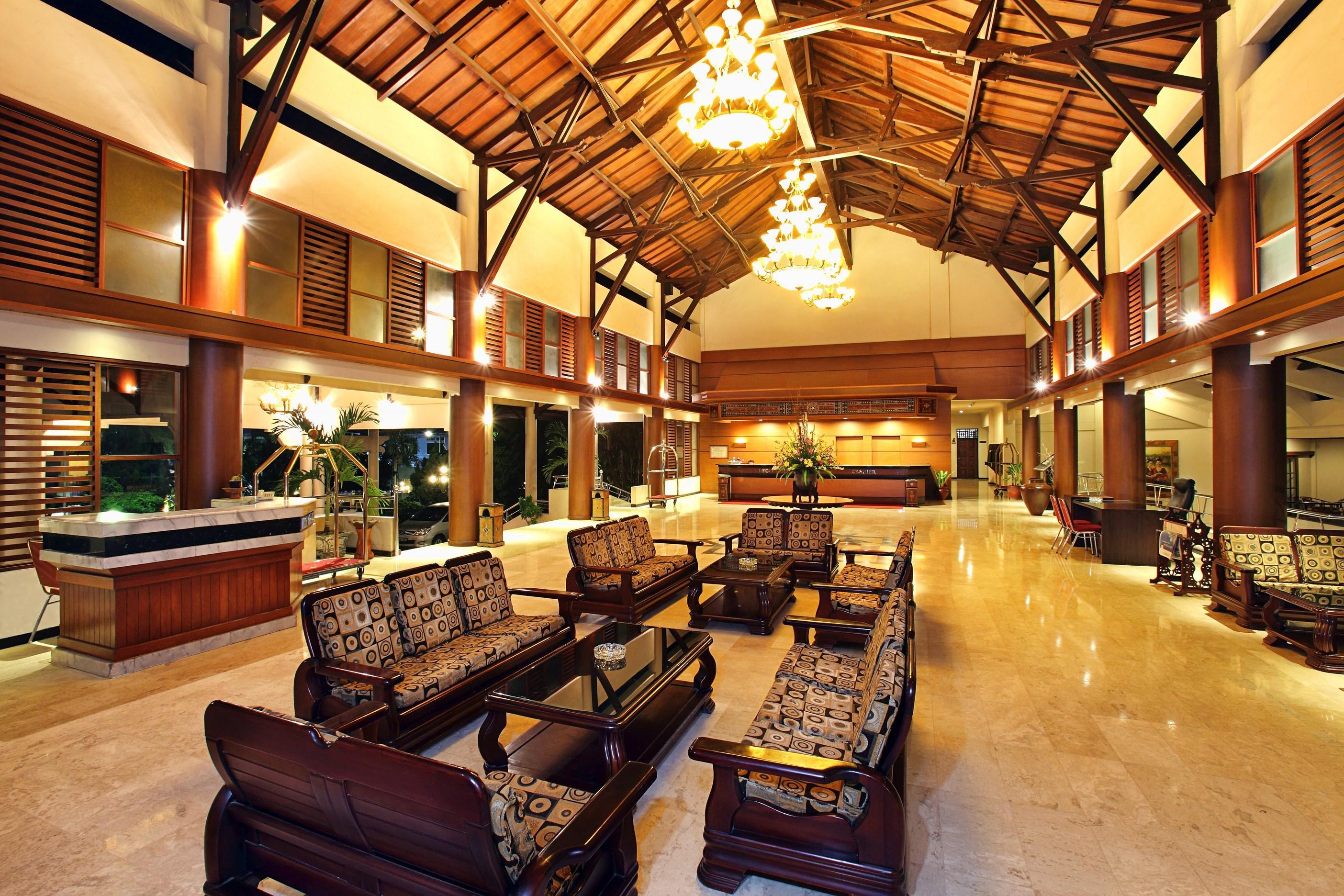 Lombok Raya Hotel Матарам Экстерьер фото