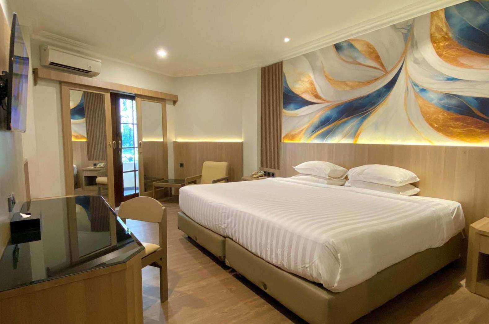 Lombok Raya Hotel Матарам Экстерьер фото