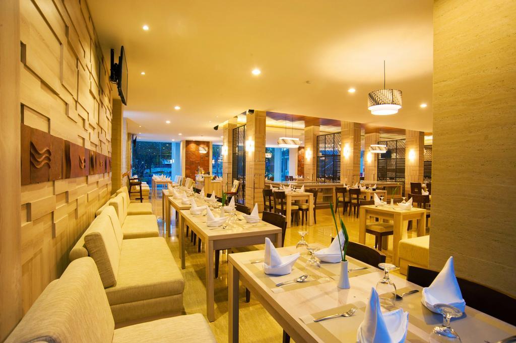 Lombok Raya Hotel Матарам Экстерьер фото