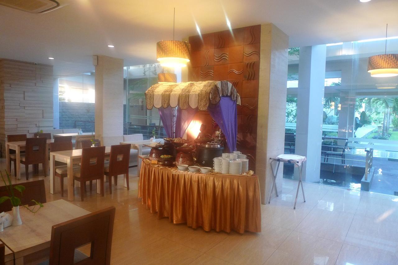 Lombok Raya Hotel Матарам Экстерьер фото