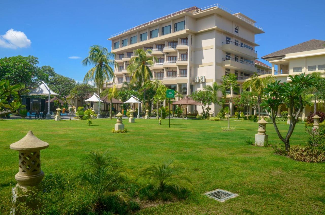 Lombok Raya Hotel Матарам Экстерьер фото