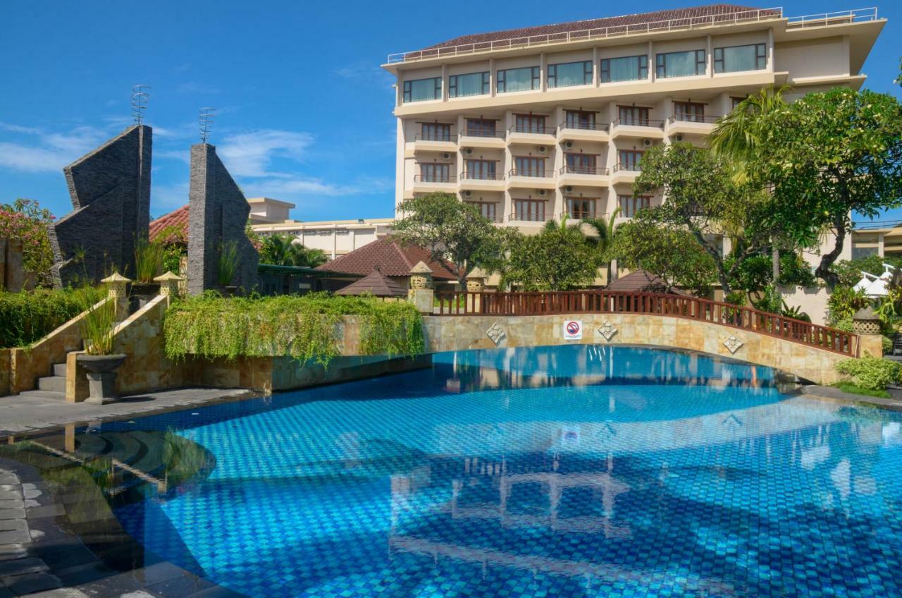 Lombok Raya Hotel Матарам Экстерьер фото